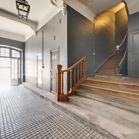 Tribus-gites Urbains * קרקסון