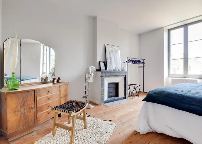 Tribus-gites Urbains * קרקסון