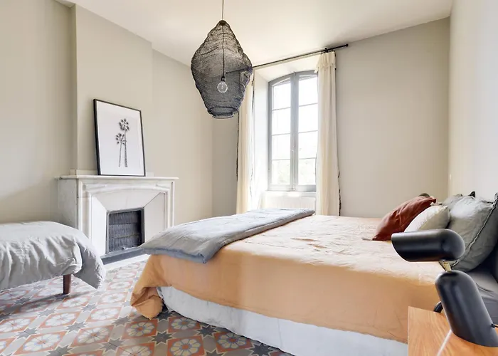 בית נופש Tribus-gites Urbains קרקסון